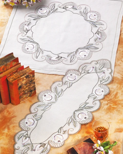 Broderikit Roser i hvidt 66 x 66 cm
