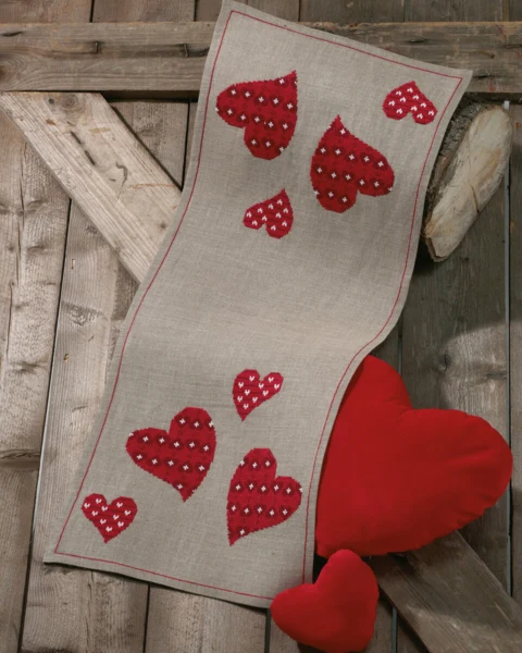 Broderikit Røde hjerter 40 x 96 cm