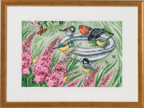Broderikit Fuglebadet i haven R5350 47 x 34 cm