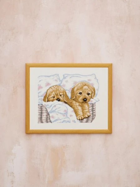 Broderikit Hvalpe i kurv R5677 43 x 34 cm