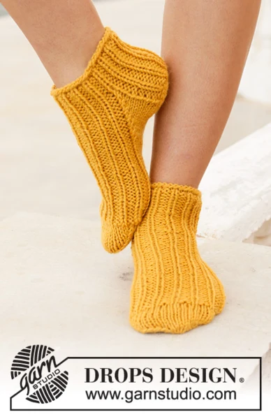 198-14 Sun Spun Socks by DROPS Design