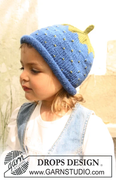 10-26 Berry Bonnet by DROPS Design
