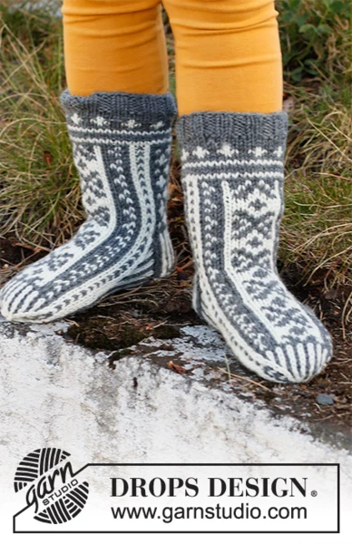 37-4 North Star Socks by DROPS Design