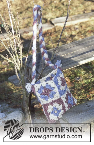 12-53 Snow Gnome Bag by DROPS Design