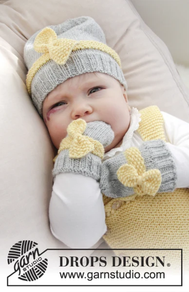 31-11 Little Miss Ribbons Mittens by DROPS Design
