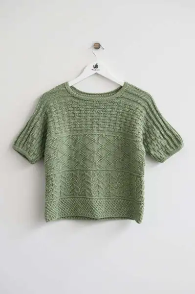 Vibe Tee 2049