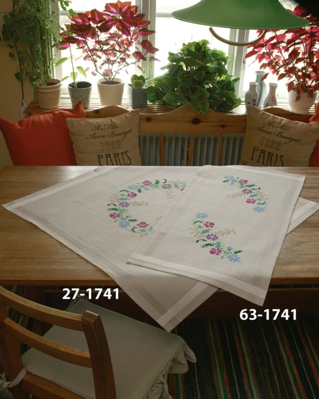 Broderikit Blomster i korssting 80 x 80 cm