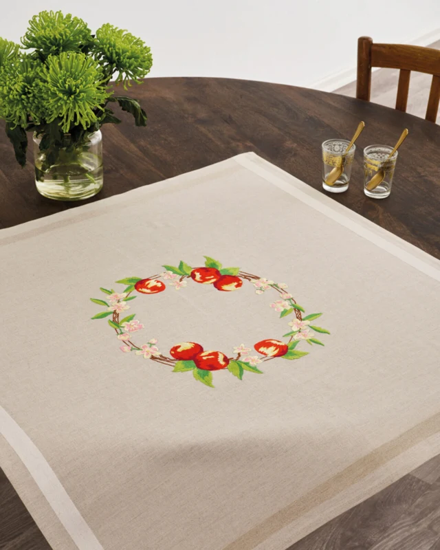 Broderikit Æbler i krans 80 x 80 cm
