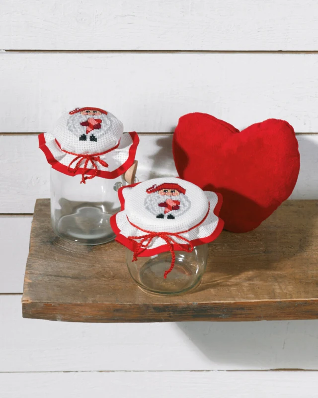 Broderikit Nisse med hjerte 2 pk 16 Ø cm