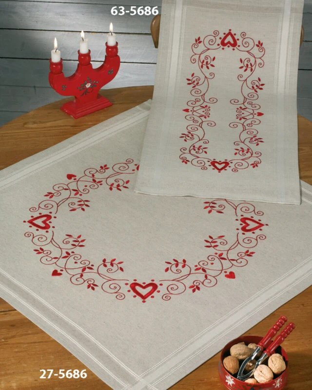Broderikit Jul i rødt 40 x 80 cm