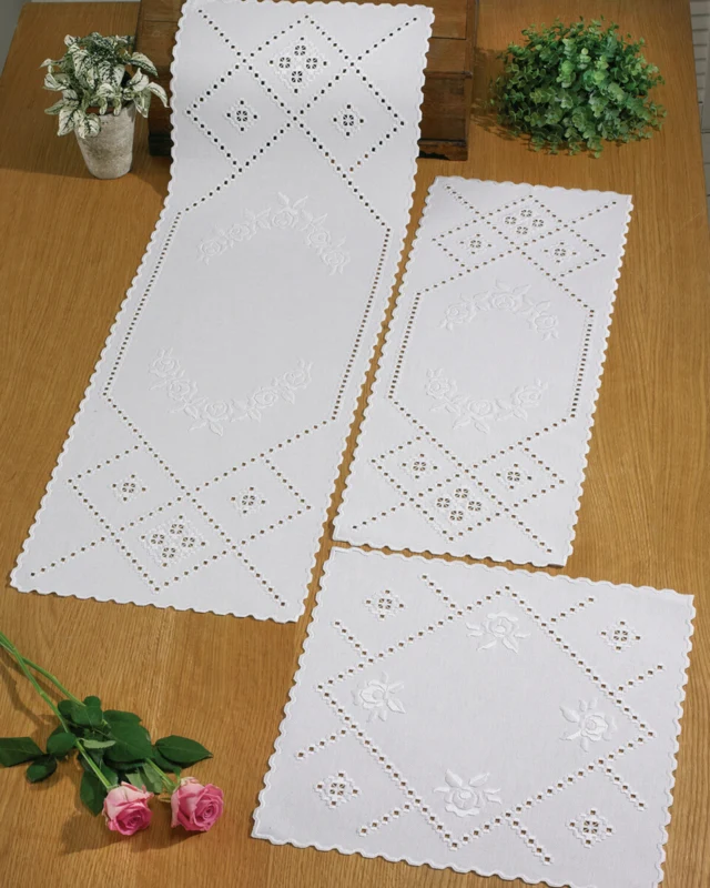 Broderikit Hardanger m/roser 27 x 68 cm