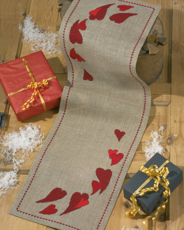 Broderikit Hjerter til jul 33 x 115 cm