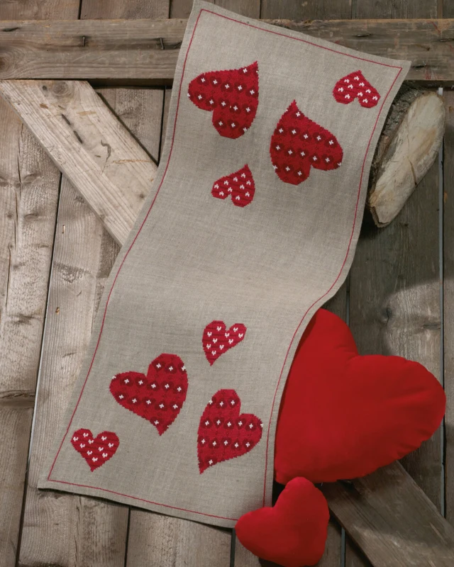Broderikit Røde hjerter 40 x 96 cm