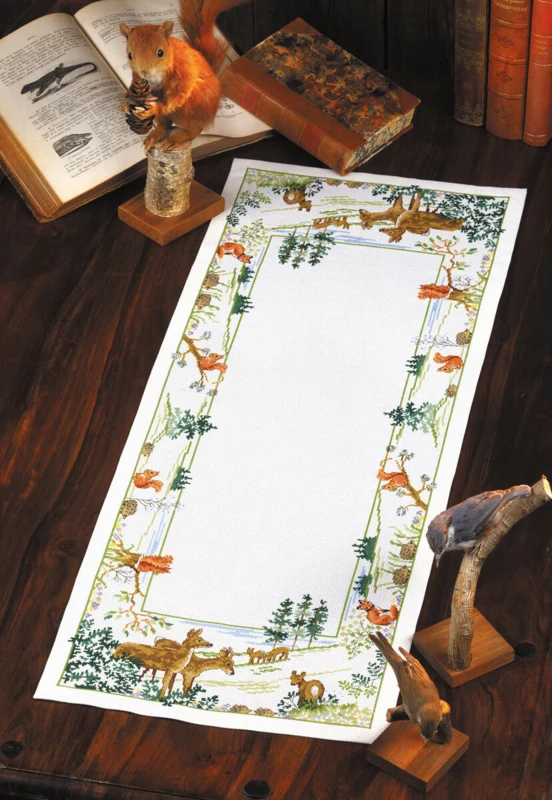 Broderikit Skovens dyr 34 x 88 cm