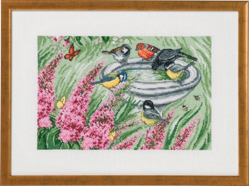 Broderikit Fuglehuset i haven R5350 47 x 34 cm
