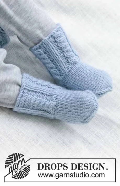 31-8 Celestina Socks by DROPS Design