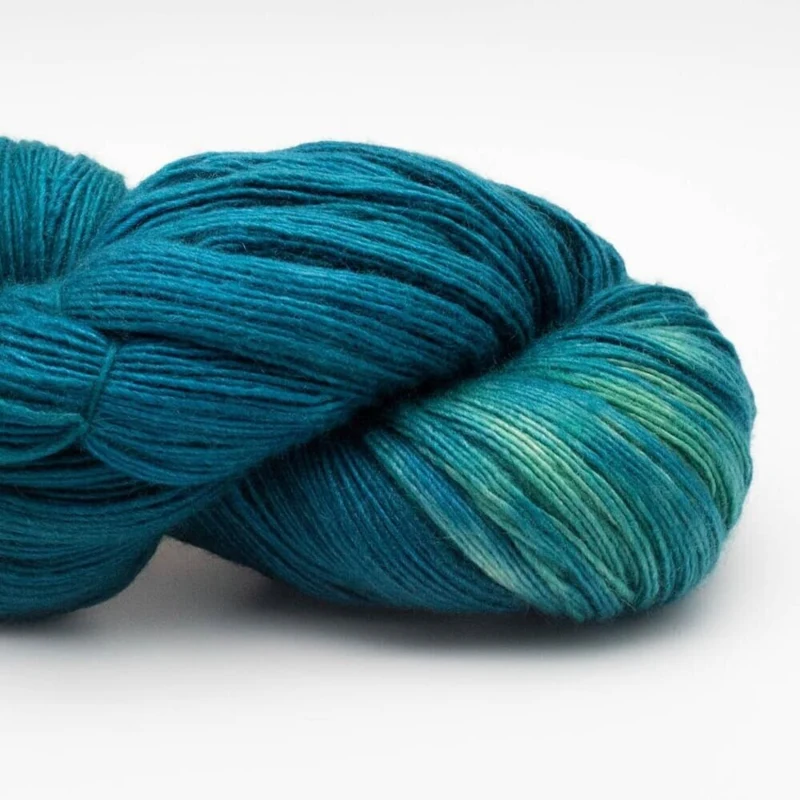 Manos del Uruguay Fino SF405 Peacock Plume