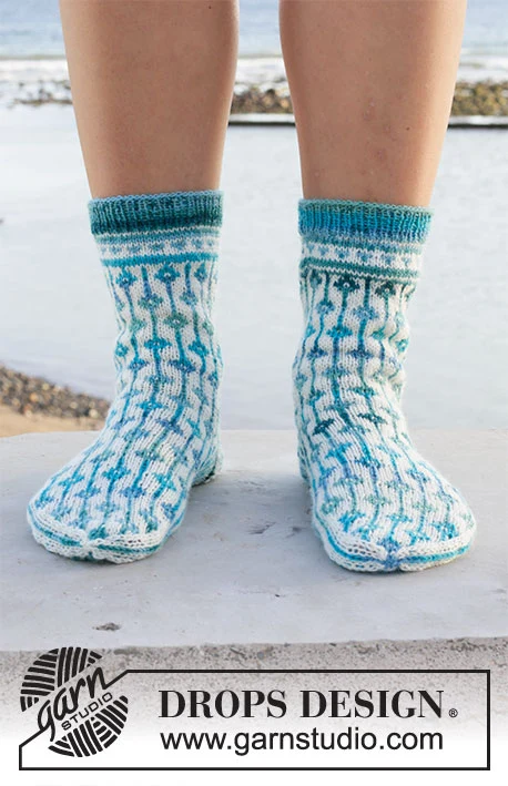 209-21 Diamond Seas by DROPS Design