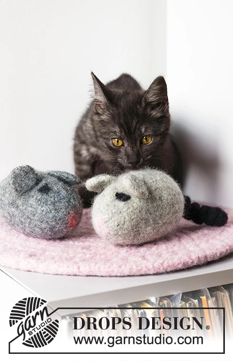 0-1503 Woolly Mice by DROPS Design