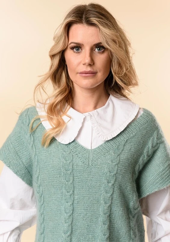 1853 Vest med fletninger