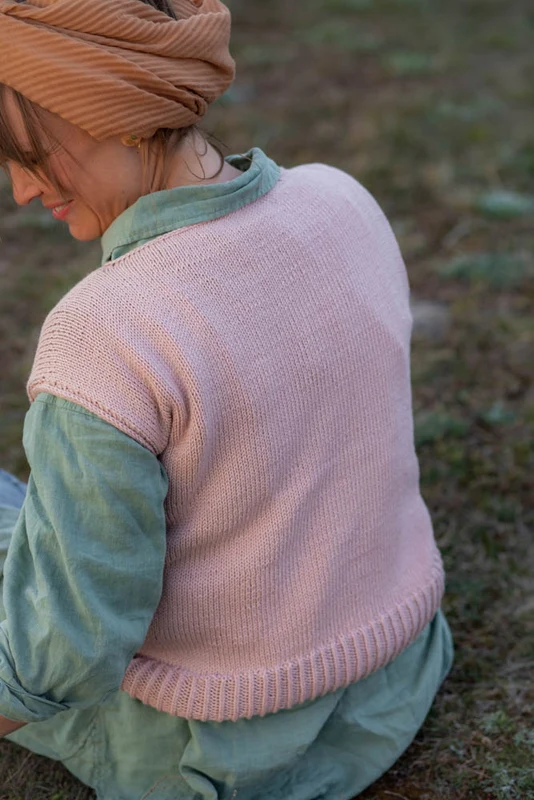 DG437-07 Tilde Vest