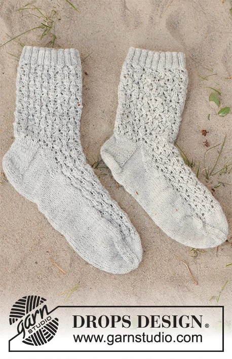 223-43 Rain Runners by DROPS Design