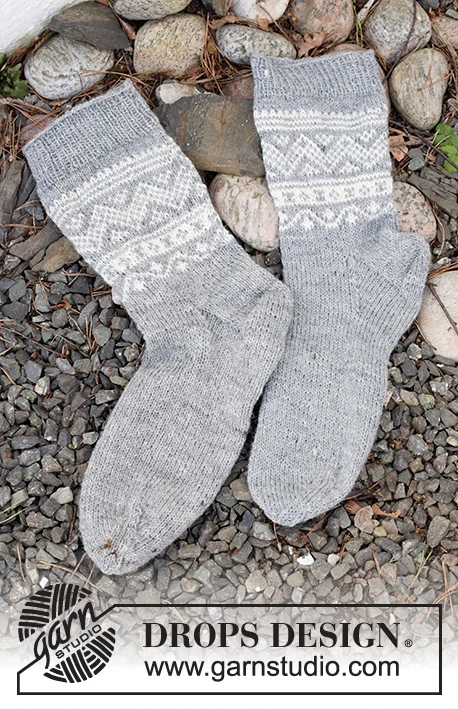 214-53 Highland Hikers by DROPS Design
