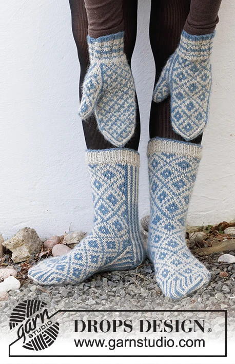 214-54 Fjord Mosaic Set by DROPS Design