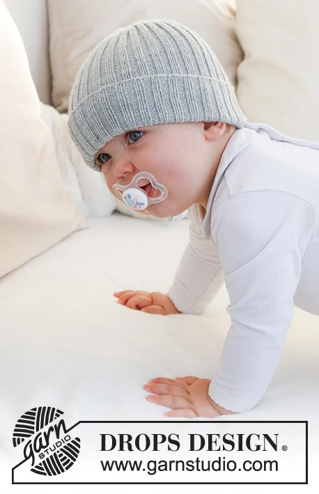 Little Pearl Hat by DROPS Design