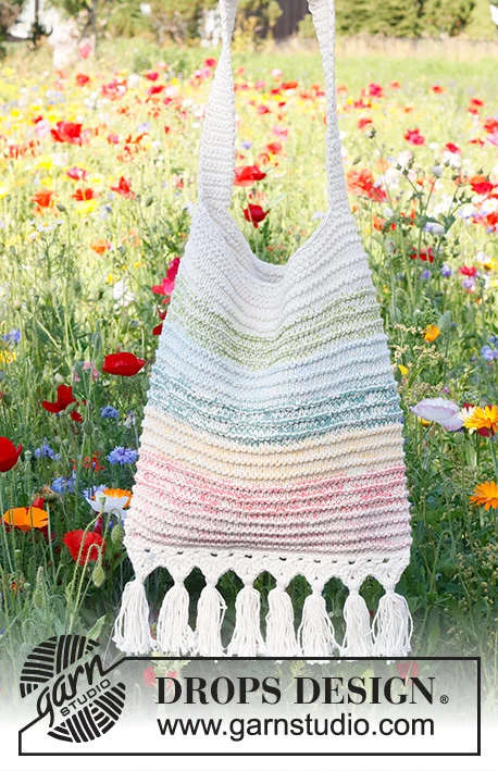 229-3 College Campus Tote by DROPS Design