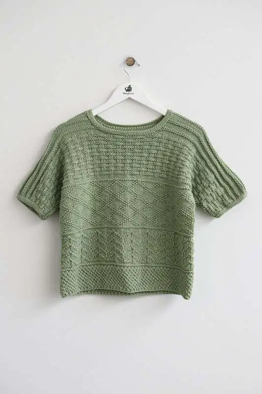 Vibe Tee 2049
