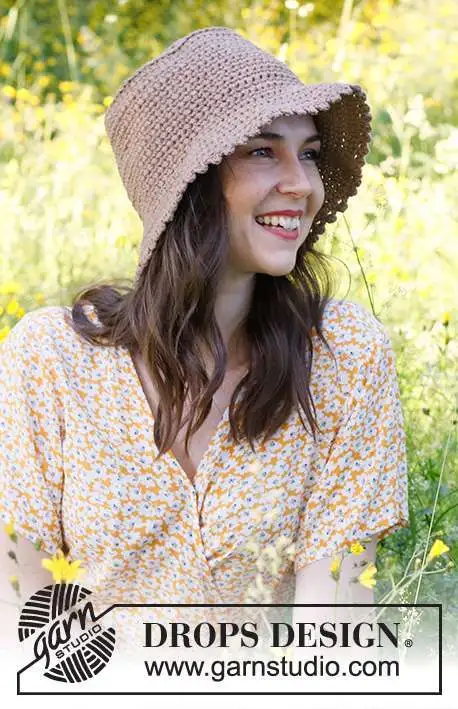 229-30 Elven Queen Hat by DROPS Design