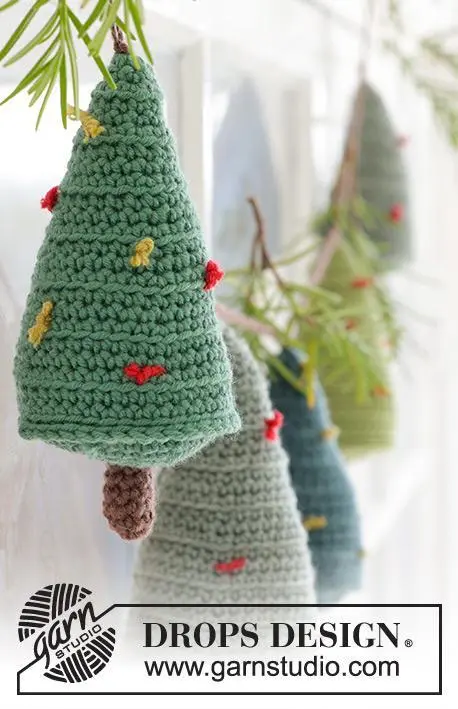 0-1578 Christmas Woods Garland by DROPS Design