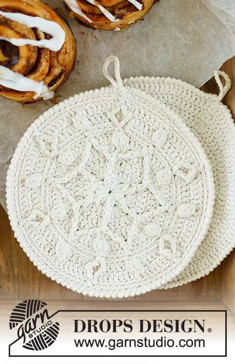 0-1577 Ice Star Potholders by DROPS Design