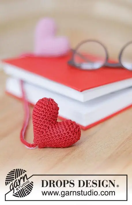 0-1592 Book Lovers by DROPS Design