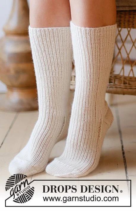 238-26 Coconut Cream by DROPS Design