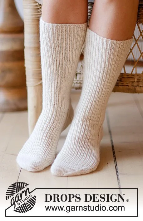238-26 Coconut Cream by DROPS Design