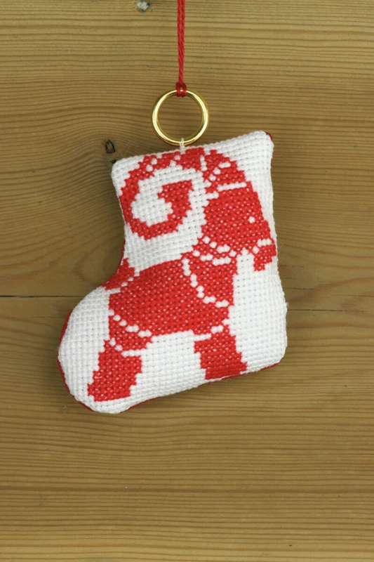 Broderikit Sok m/julebuk 8 x 8 cm