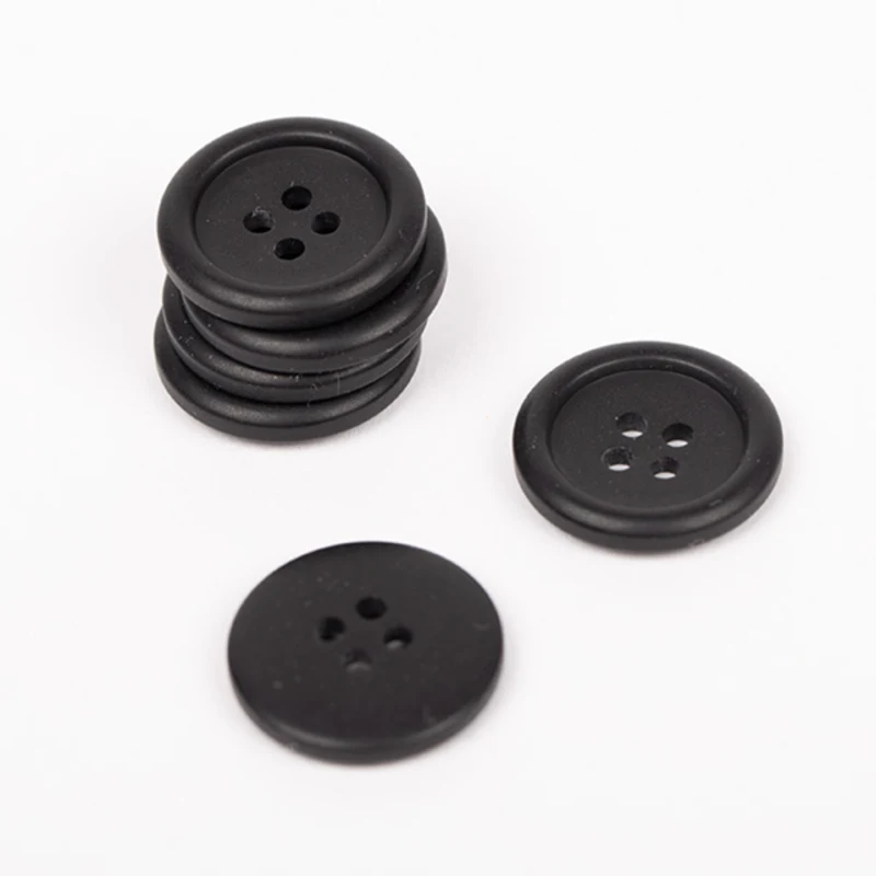 DROPS Matte Black, Knap, 18 mm (nr. 817)