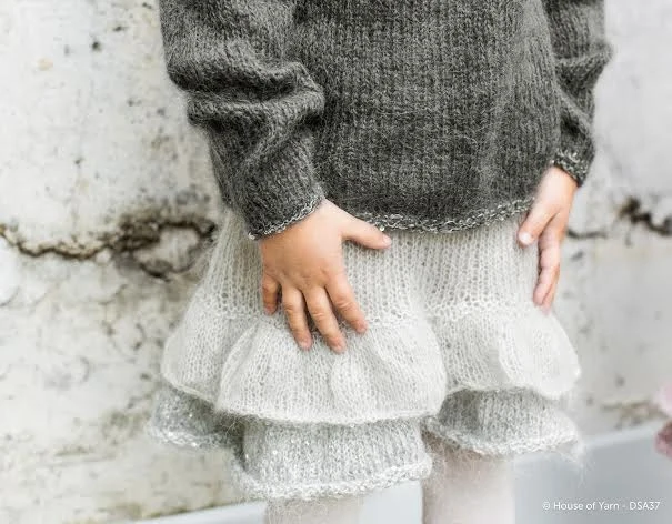 MR37-03 Kappenederdel og sweater