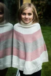 Stribet poncho i Mayflower Easy Care Classic