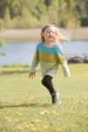 92444 Mollys Twist - Barnegenser med Fletter