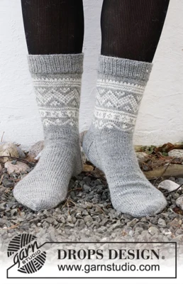 214-53 Highland Hikers by DROPS Design